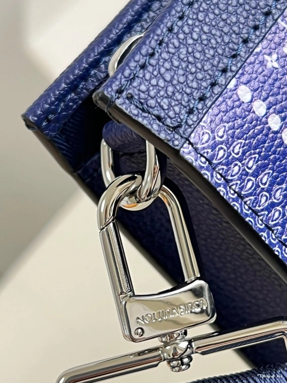 Cheap LOUIS VUITTON GASTON WEARABLE 0717